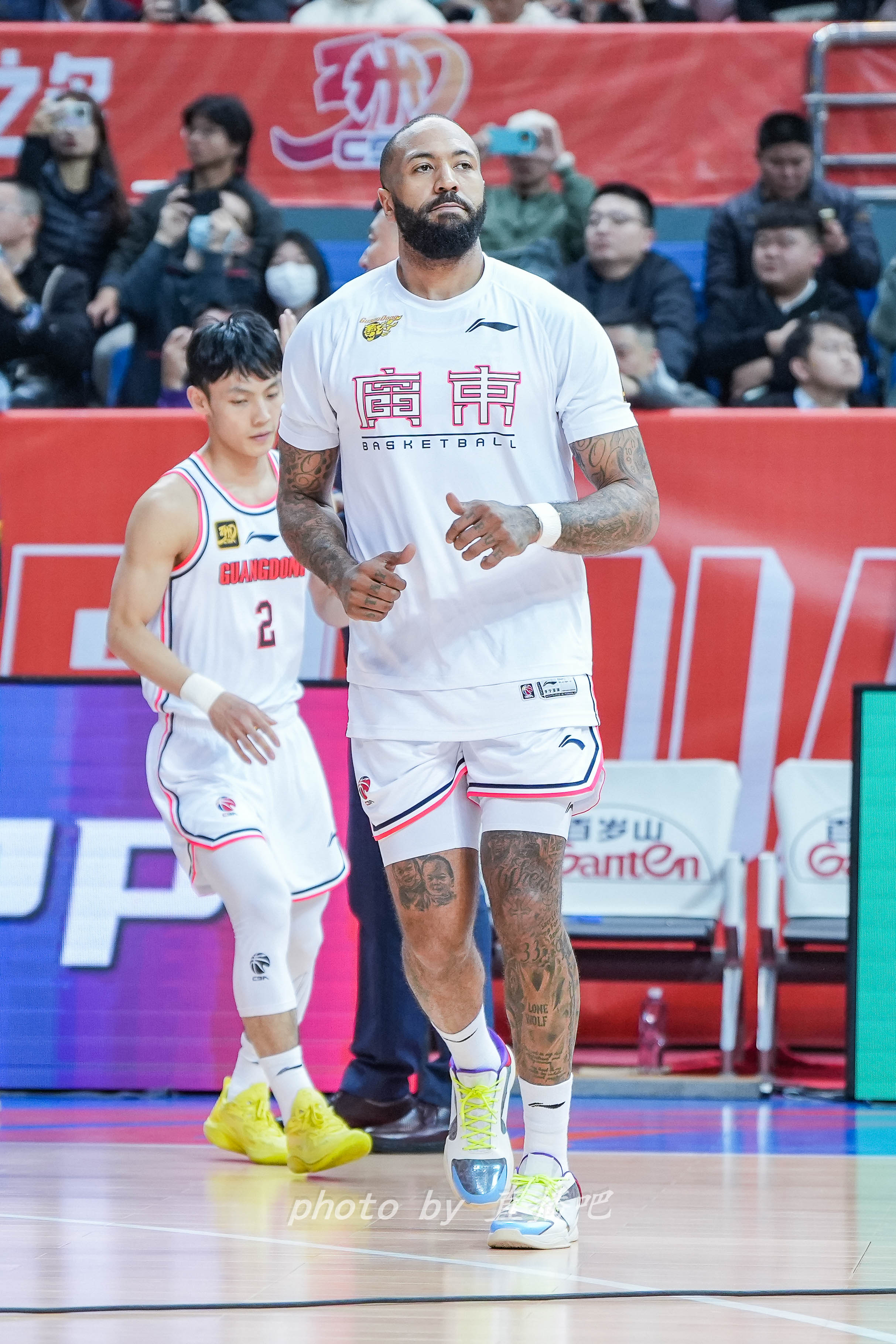  打得不錯！36歲吉倫沃特原本的第三外援卻成廣東男籃的真大腿