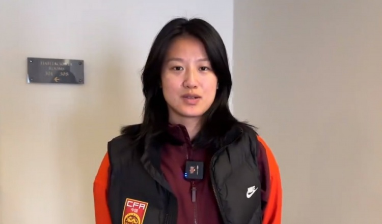  汪琳琳：范迪克是我的偶像和目標(biāo)，希望變成他那樣全面的中后衛(wèi)