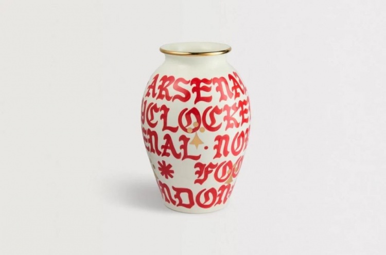 太陽(yáng)報(bào)：阿森納推出花瓶等瓷器的周邊產(chǎn)品，發(fā)售不到一小時(shí)就售罄