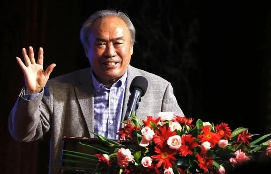  詹俊悼念嚴(yán)俊君：《足球》報伴隨著我成長，是我和父親共鳴的橋梁