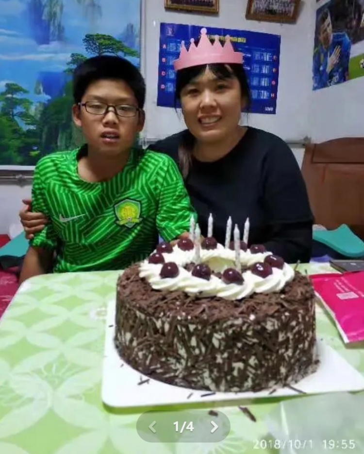  郭嘉璇母親曬照悼念兒子：璇兒生日快樂(lè)，希望天堂幸福