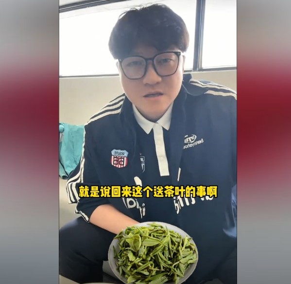  趙鵬：不太清楚賈秀全要球員買(mǎi)茶葉的段子，但這在現(xiàn)實(shí)中也正常