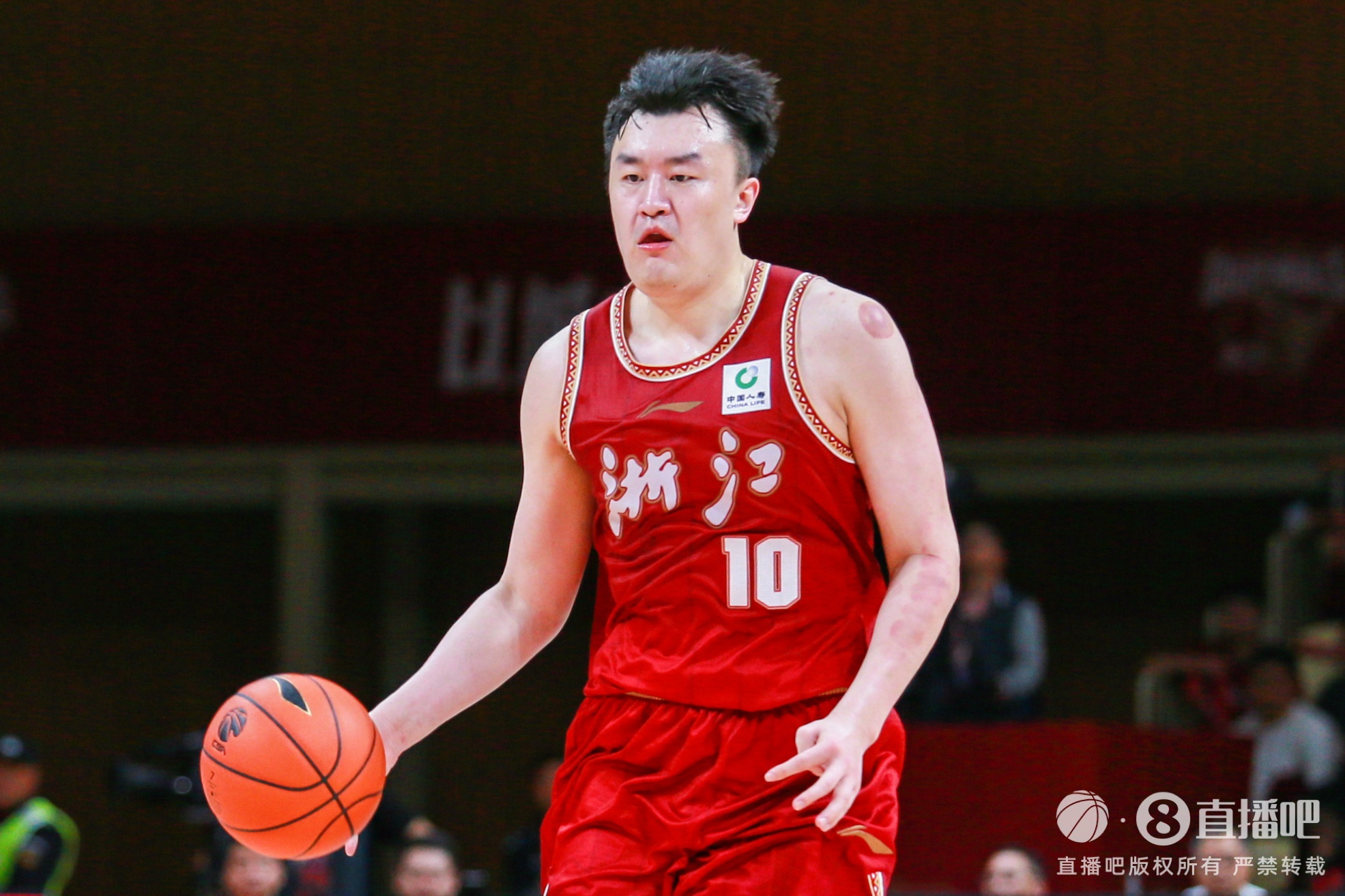  狀態(tài)火熱！劉澤一半場7投5中貢獻11分9板0失誤 正負值+15