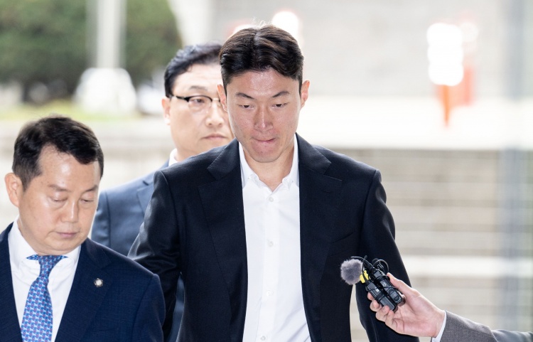  韓國國腳黃義助非法拍攝不雅視頻，一審被判有期徒刑1年緩刑2年！