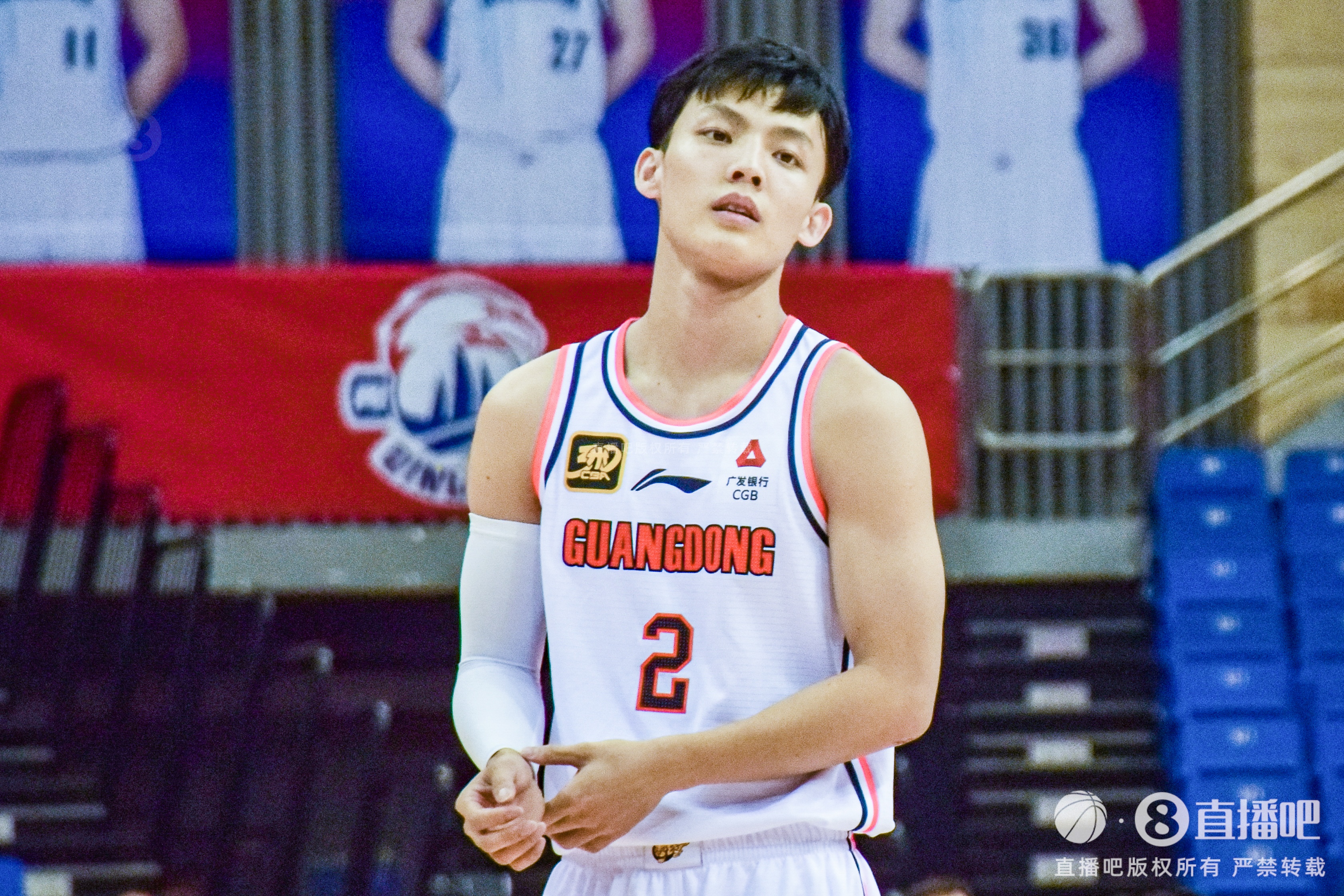  未能救主！徐杰12投7中&三分4中3 得到18分7板2助