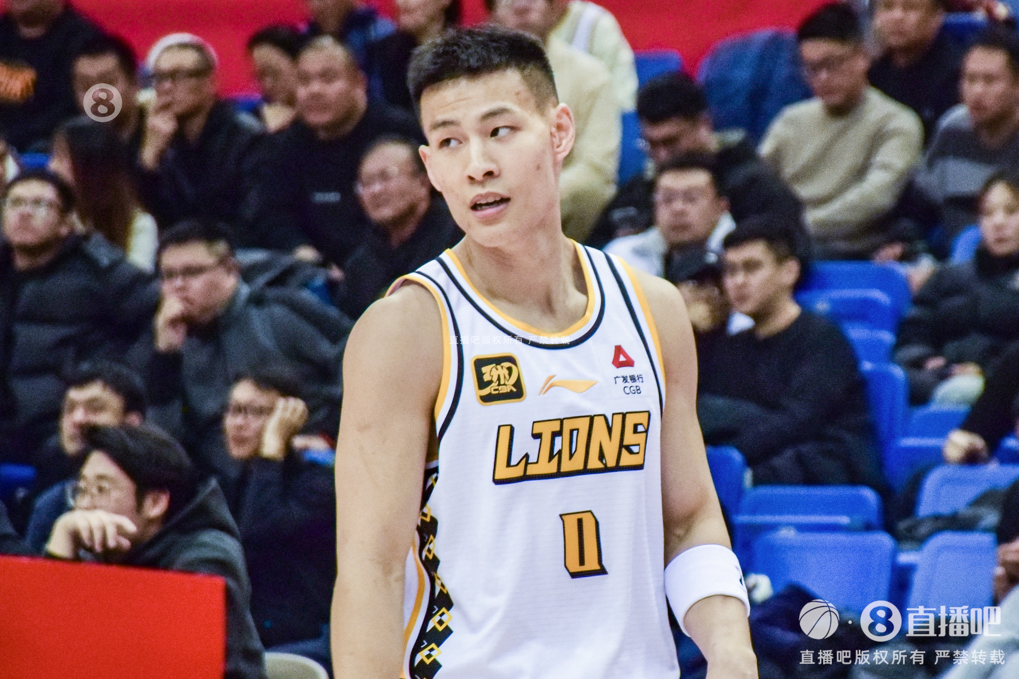  毫無(wú)狀態(tài)！林秉圣11投僅1中拿到3分3斷 出現(xiàn)2失誤4犯規(guī)
