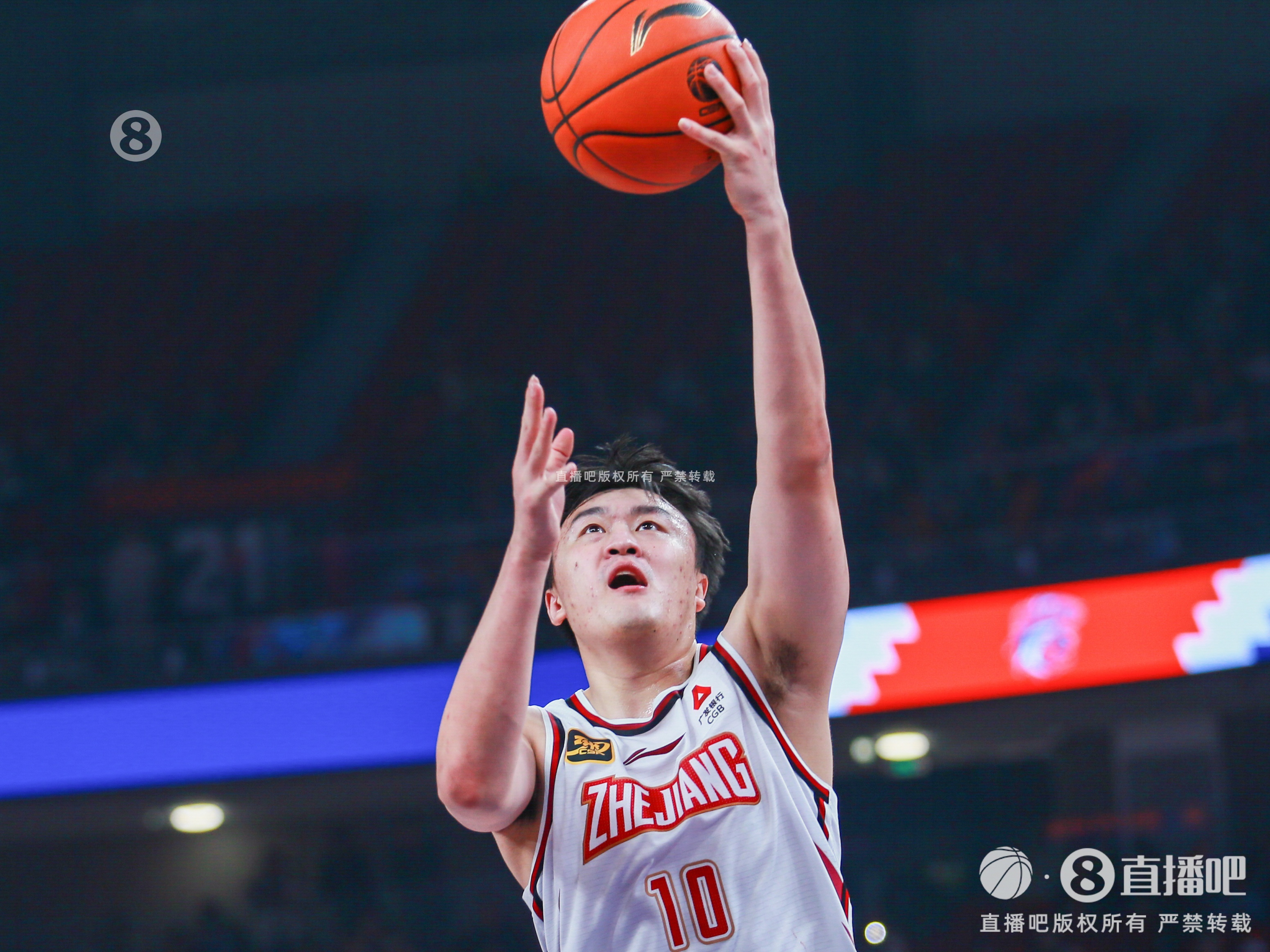  獲勝功臣！劉澤一11中9高效砍下19分13板2斷 拼下3前場(chǎng)籃板