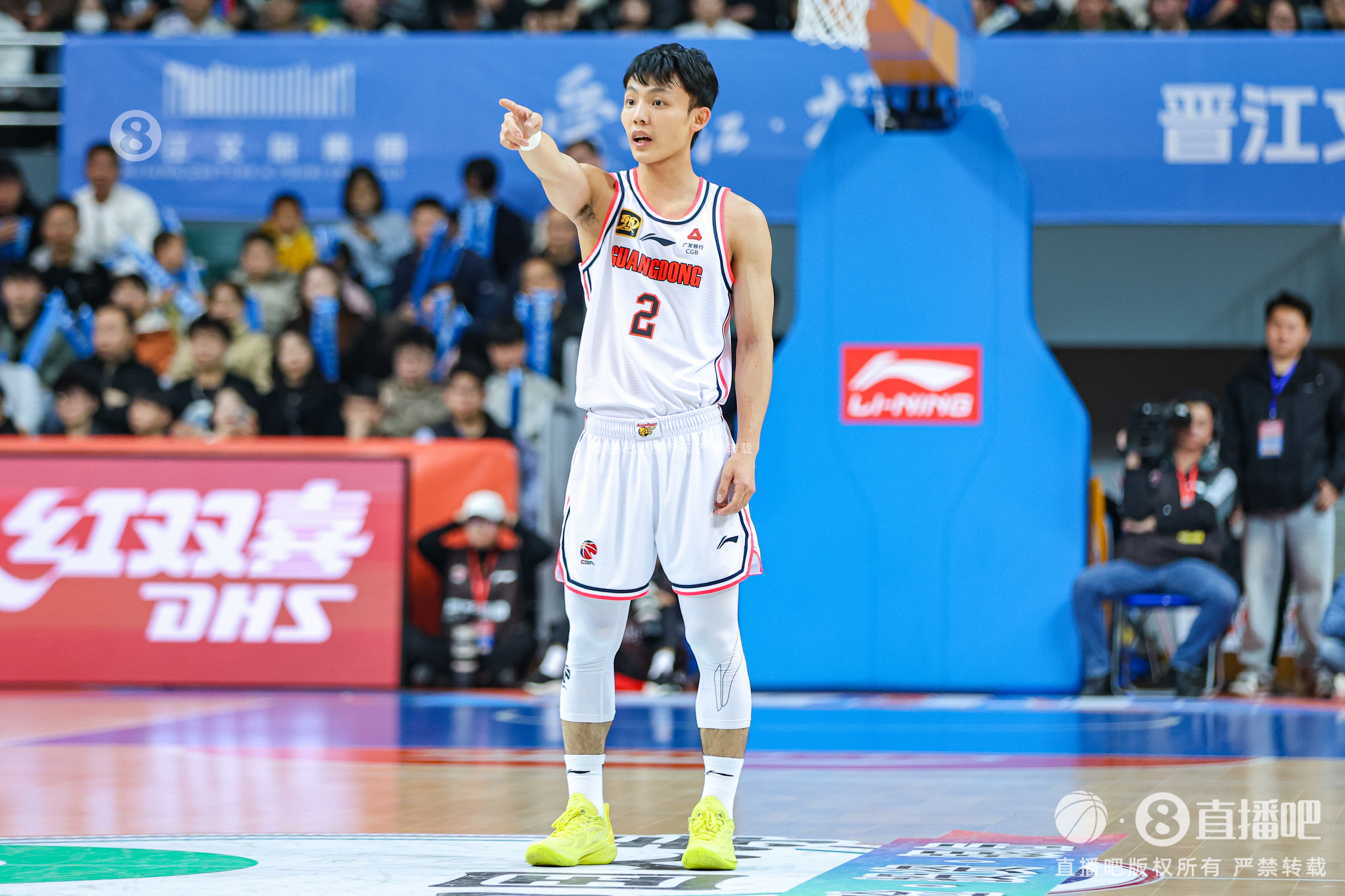  手熱！徐杰打滿首節(jié)5中4拿到10分2助 正負(fù)值+17