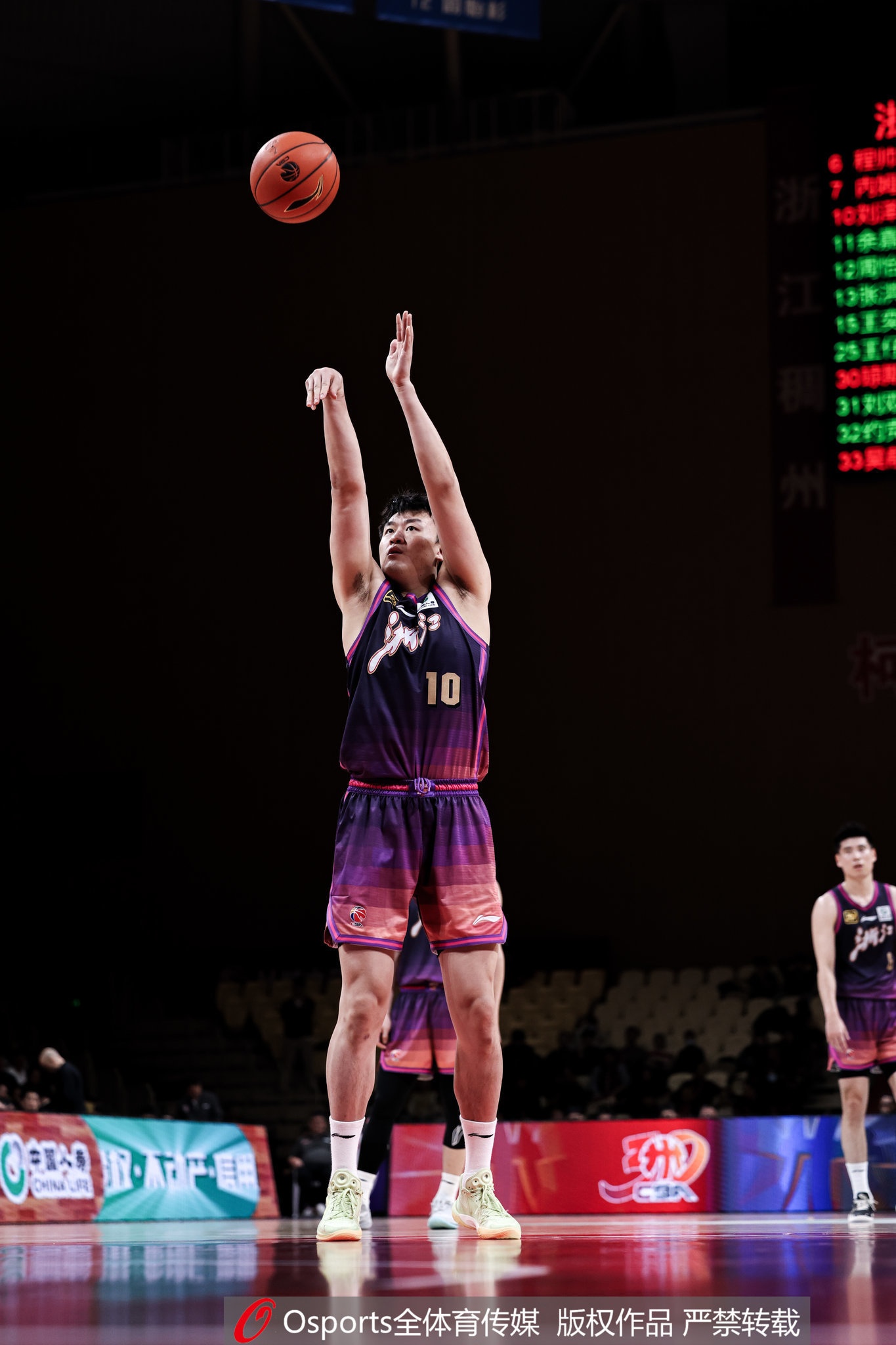  高效替補(bǔ)！劉澤一13投7中&罰球4中3得18分7板 得分并列全隊最高