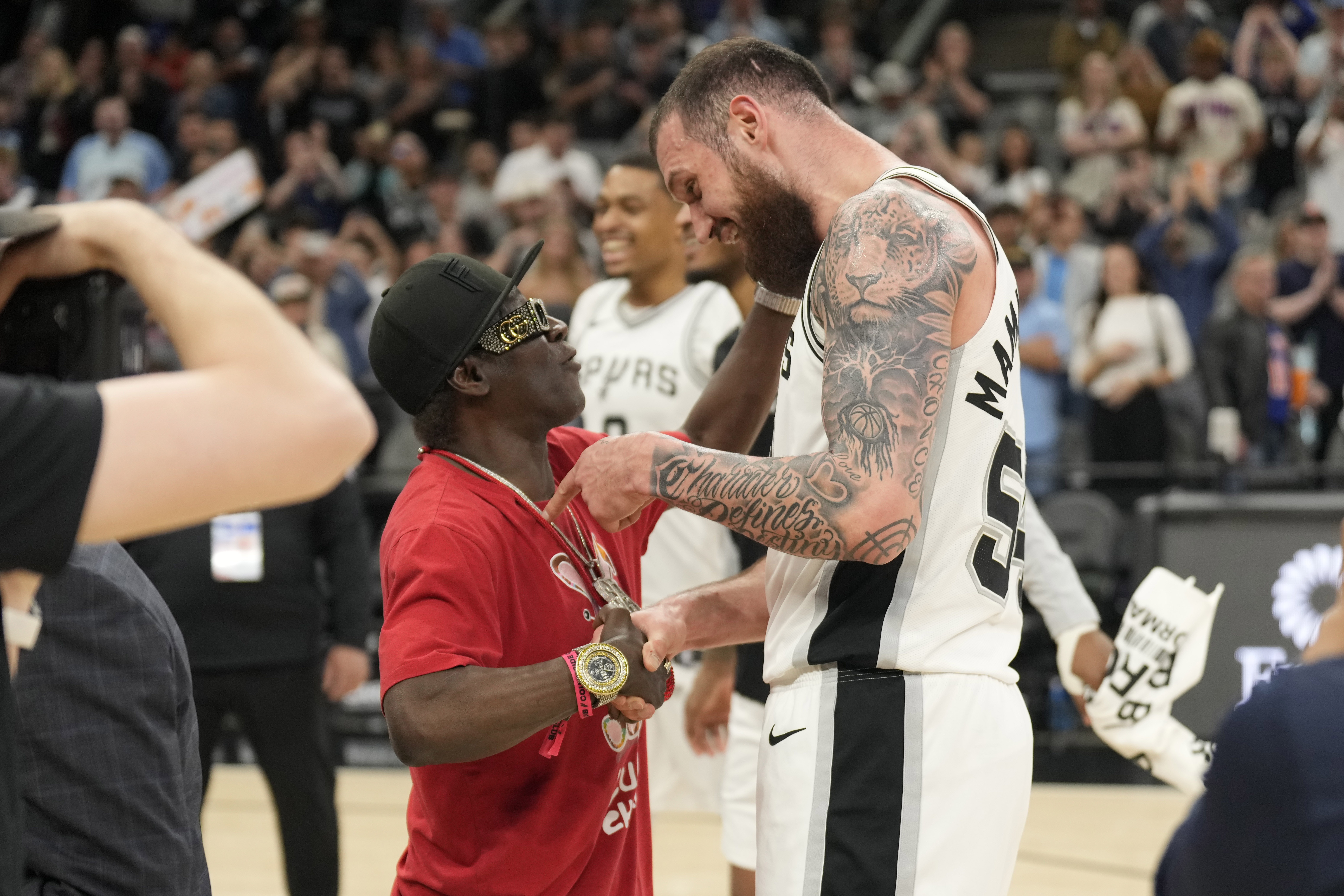  馬穆上場19分鐘就砍下34分！哈特：他能進入NBA是有原因的