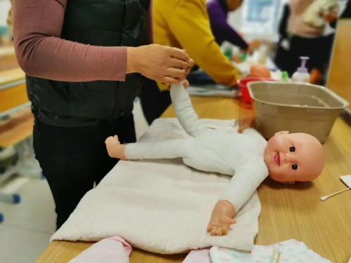 臨海市人力社保局舉辦育嬰師培訓(xùn)班 助推行業(yè)扶貧，提升母嬰生活護(hù)理水平